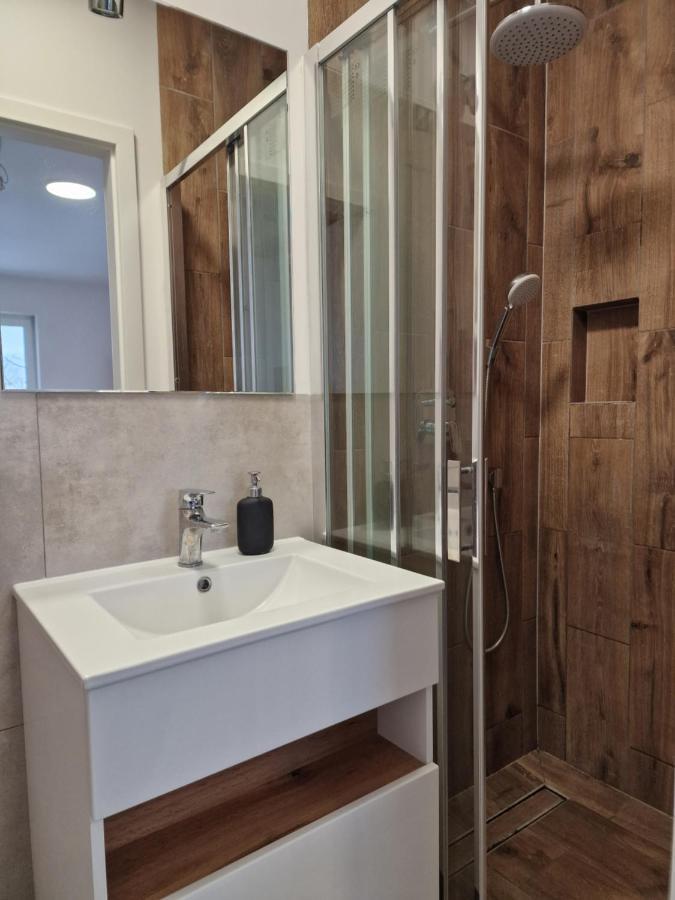 Studio I Pokoje I Pokoje Z Lazienkami Apartman Gdańsk Kültér fotó